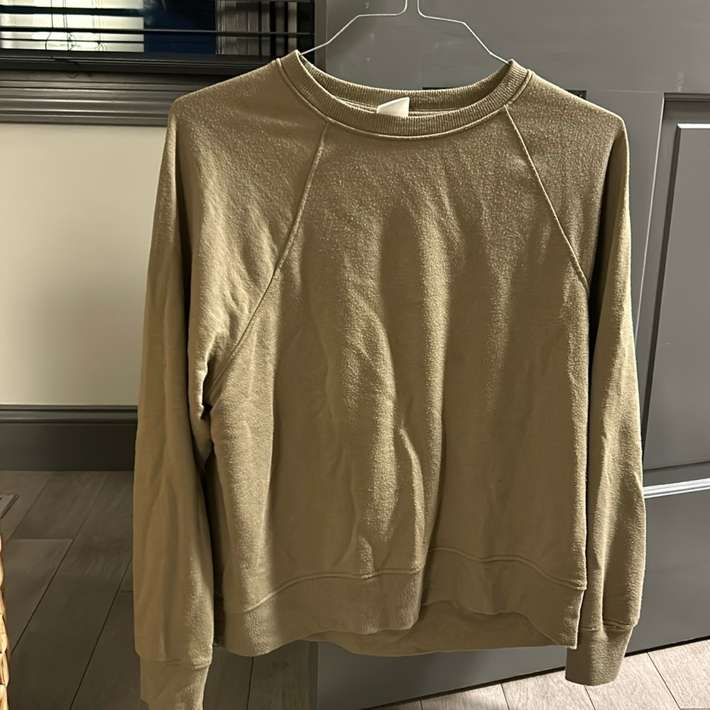 H+M basics olive green sweatshirt size M